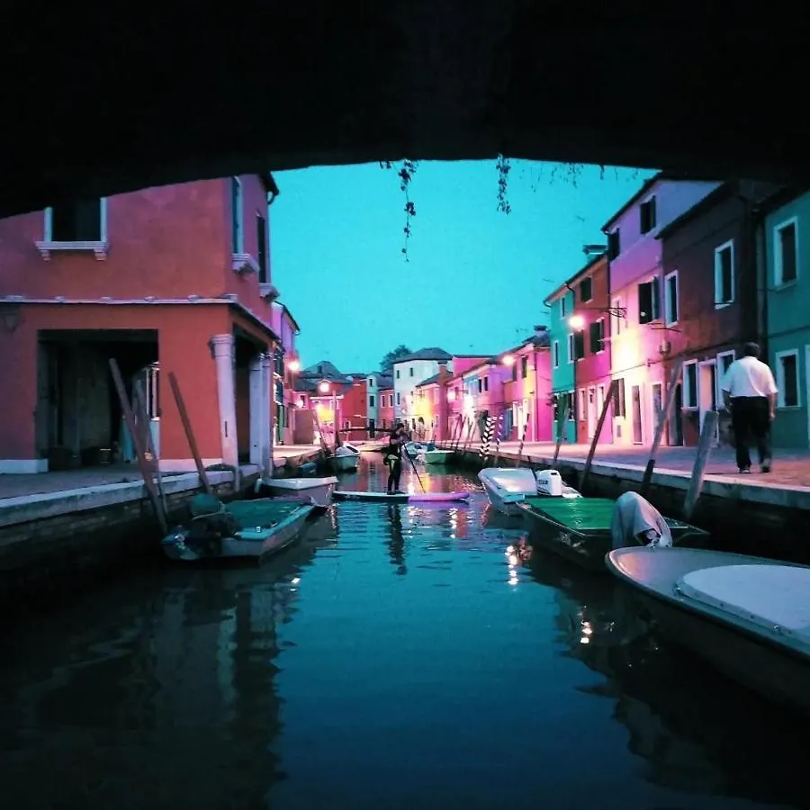 Pink Paradise Burano 0*,